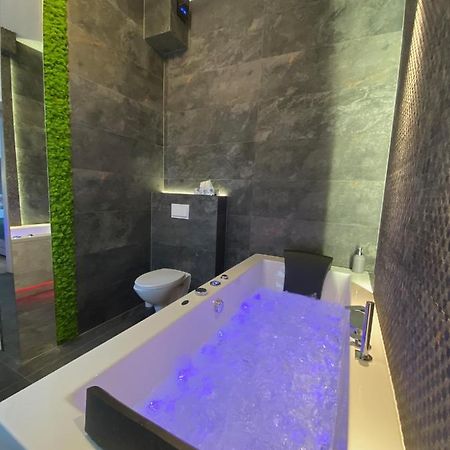 Apartament Bialy Z Jacuzzi 크라쿠프 외부 사진