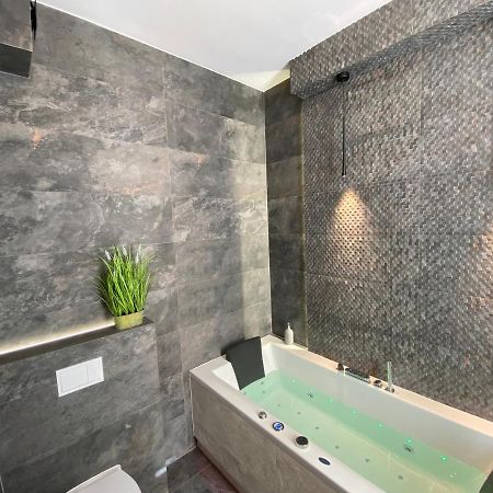 Apartament Bialy Z Jacuzzi 크라쿠프 외부 사진