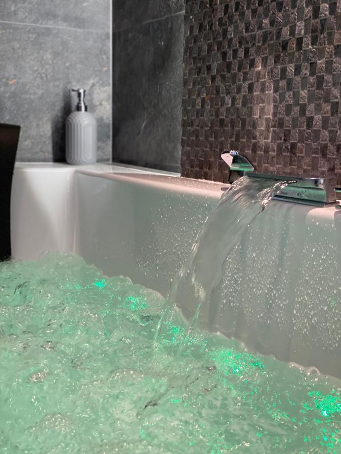 Apartament Bialy Z Jacuzzi 크라쿠프 외부 사진