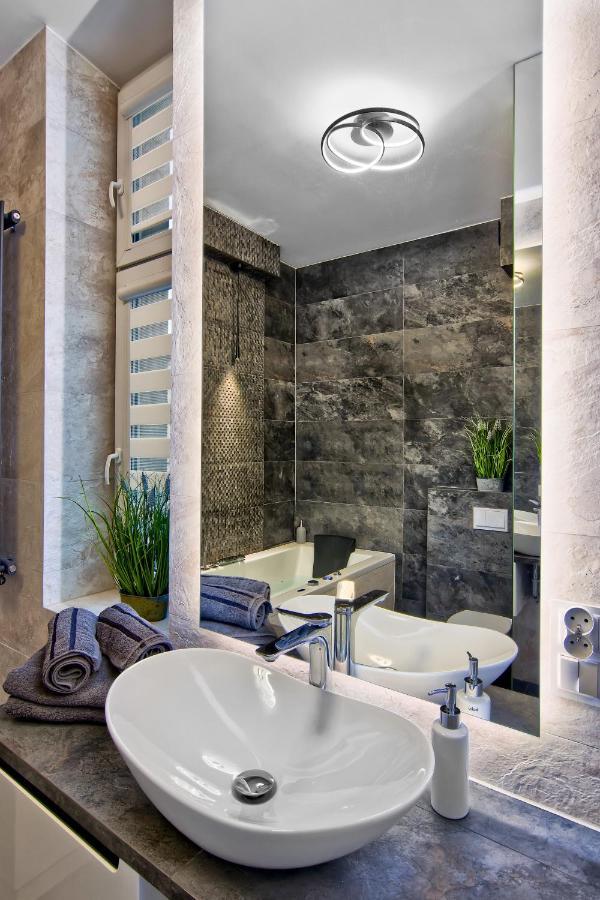Apartament Bialy Z Jacuzzi 크라쿠프 외부 사진