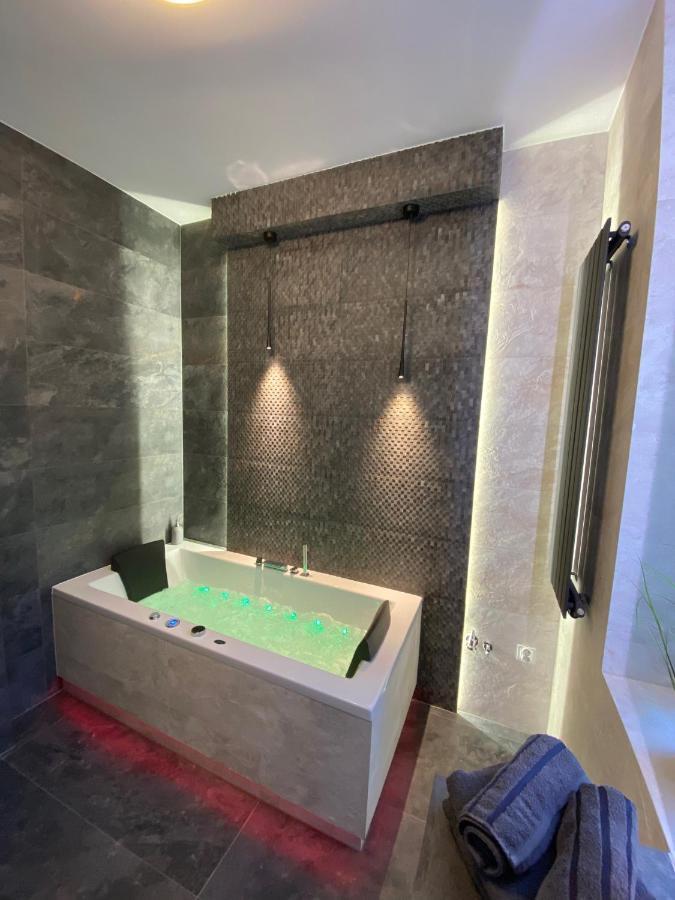 Apartament Bialy Z Jacuzzi 크라쿠프 외부 사진