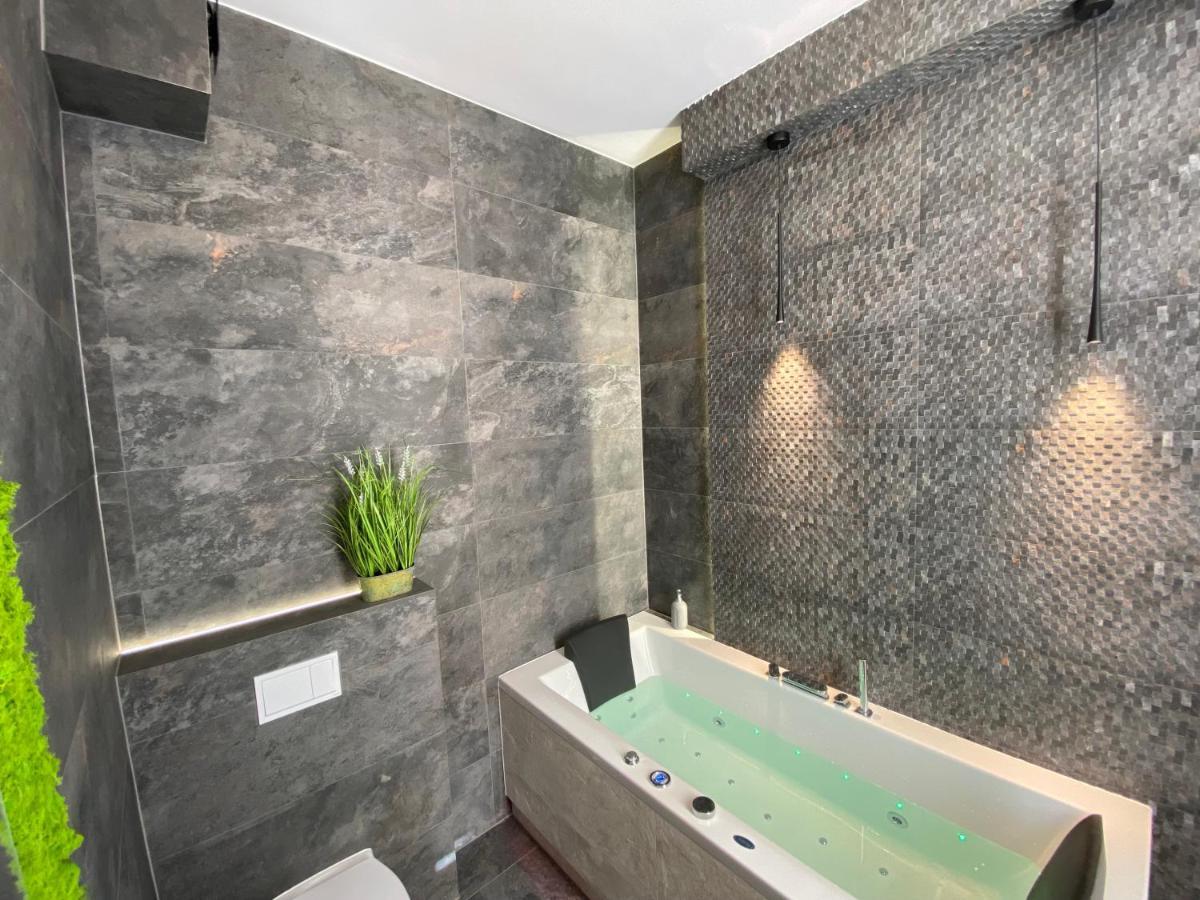 Apartament Bialy Z Jacuzzi 크라쿠프 외부 사진